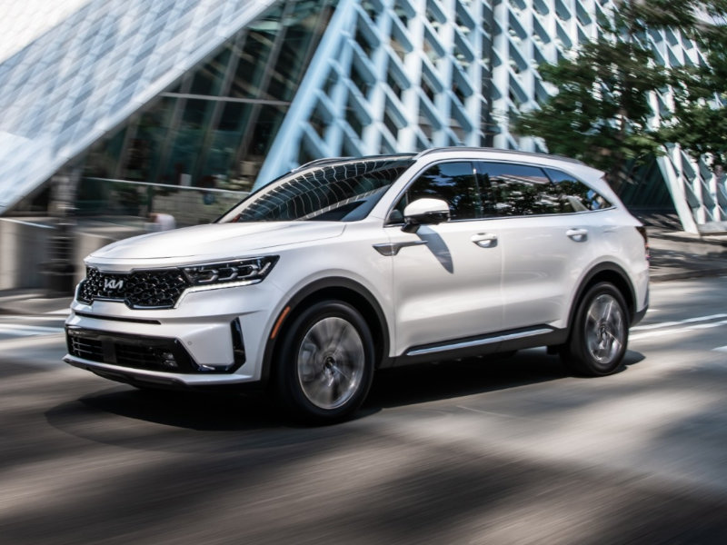 The intriguing features of the 2023 Kia Sorento Plug-in Hybrid near Canfield OH